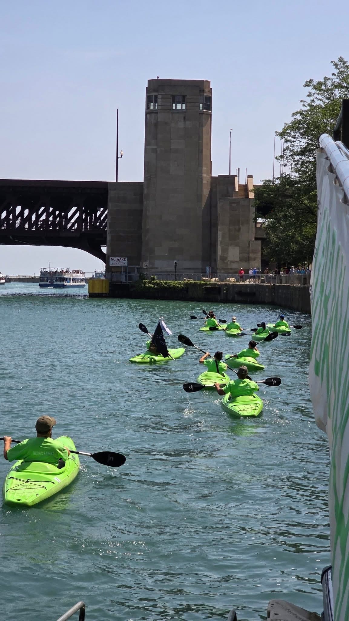 EDC Outdoors veteran kayak event on the Chicago River