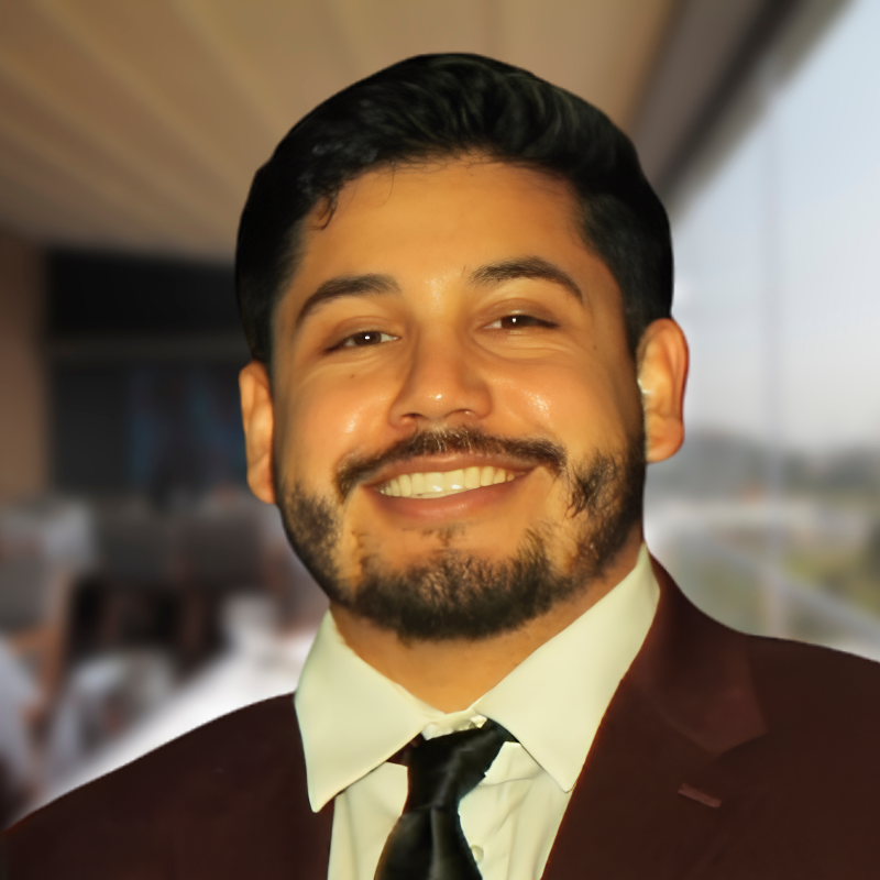 Roger Villa headshot